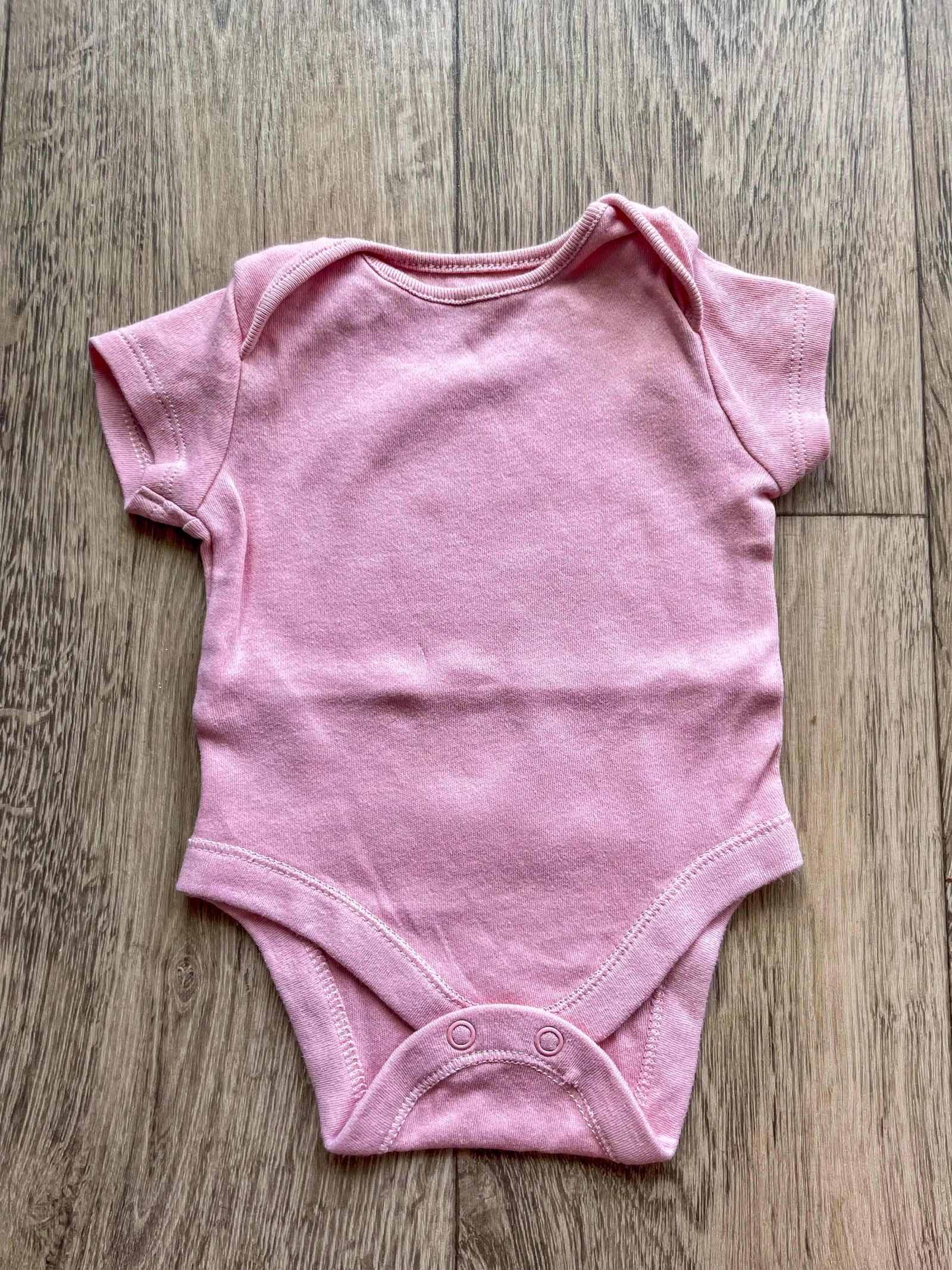 Lot of pink, grey and beige short-sleeved bodysuits size 3 months – photo 10